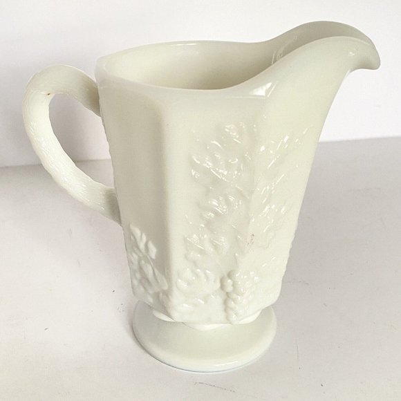 Vintage WESTMORELAND Paneled Grapes Vine White Milk Glass Creamer Pitcher MINT - Picture 1 of 9